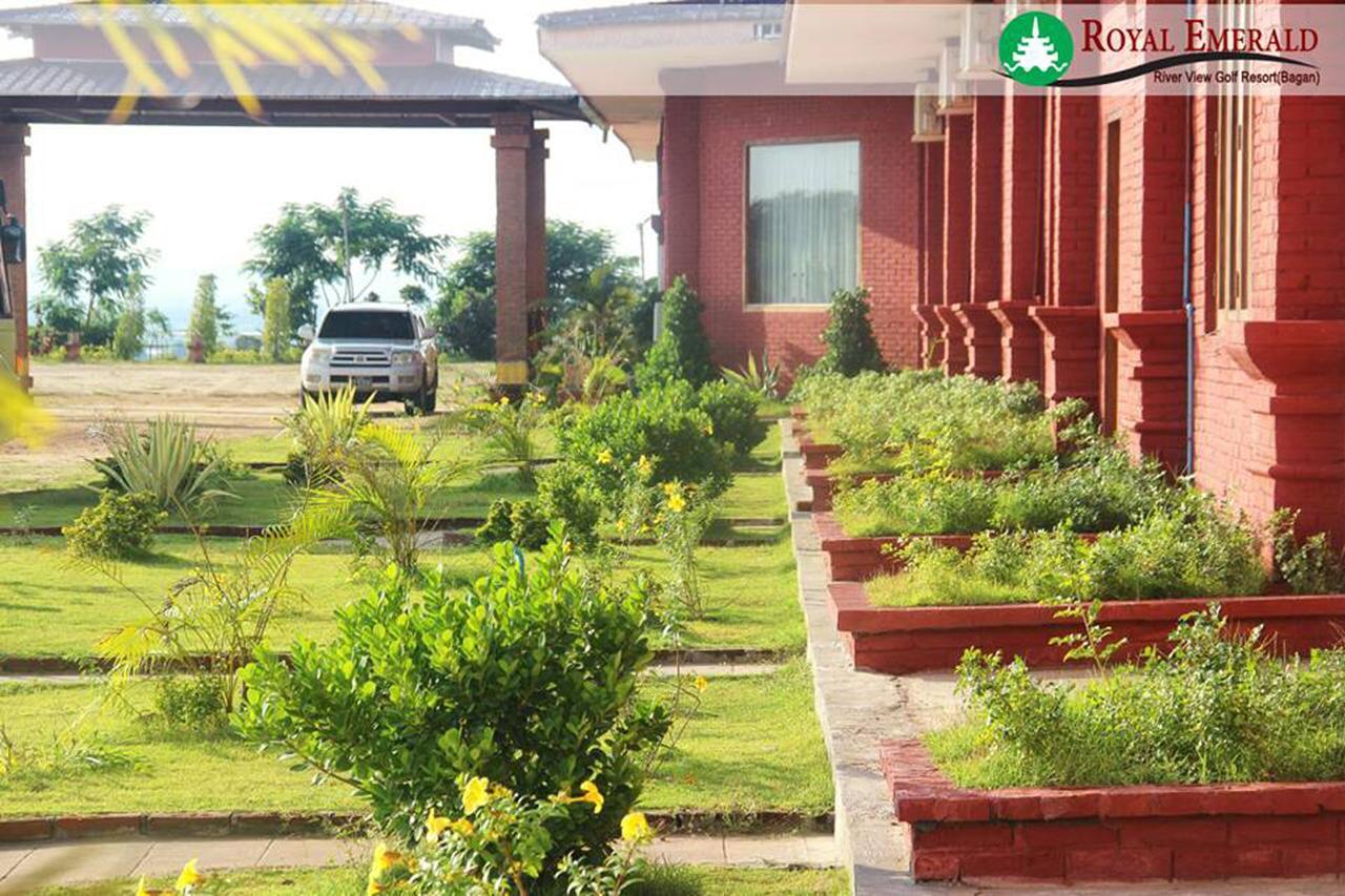 Royal Emerald River View Resort Bagan Esterno foto