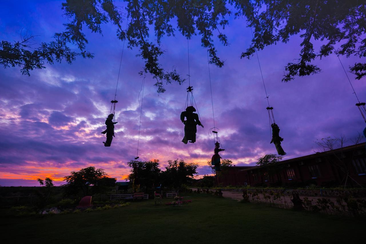 Royal Emerald River View Resort Bagan Esterno foto