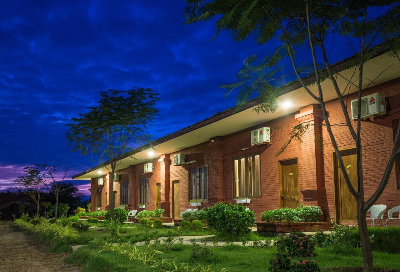 Royal Emerald River View Resort Bagan Esterno foto