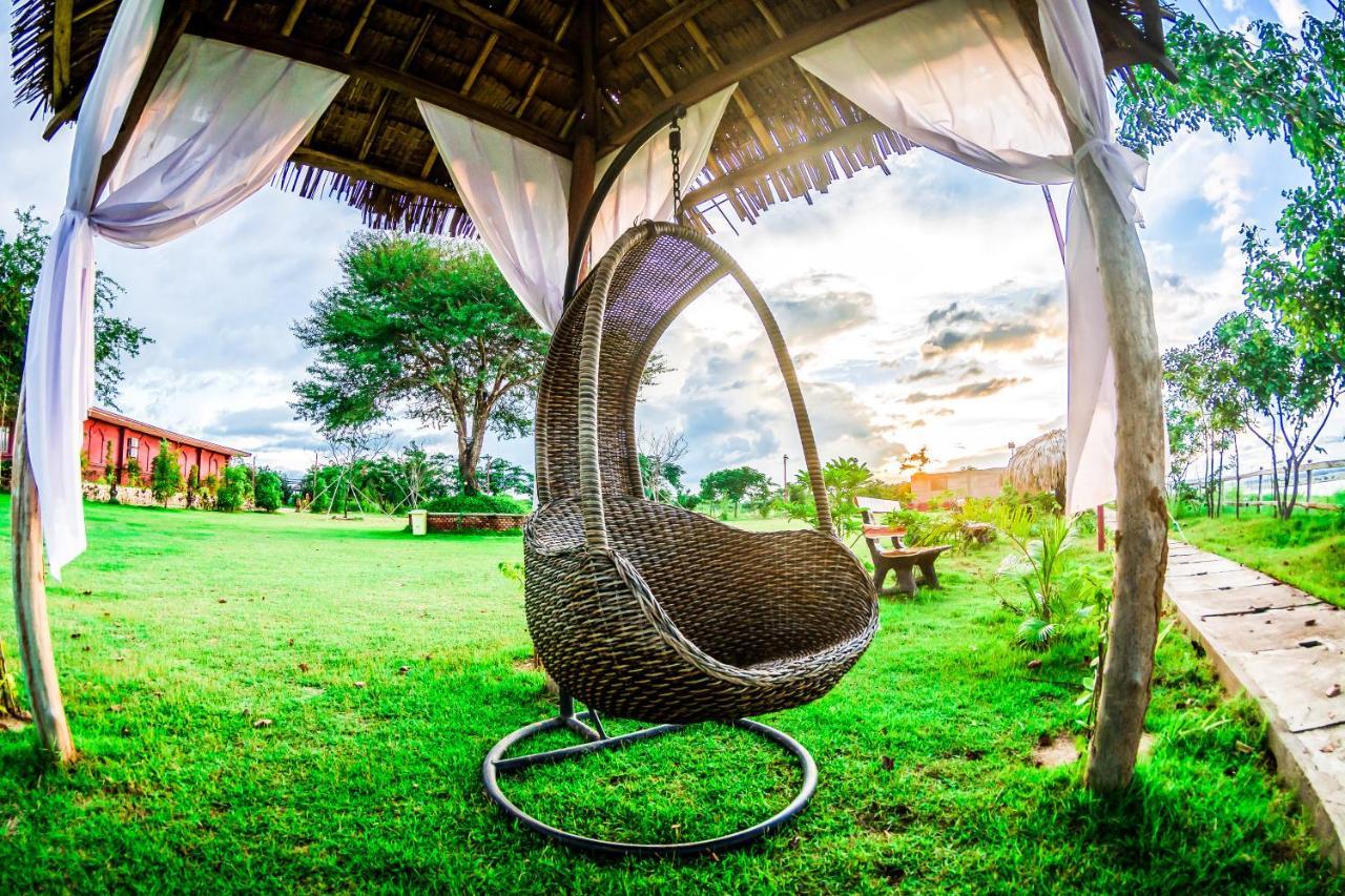 Royal Emerald River View Resort Bagan Esterno foto